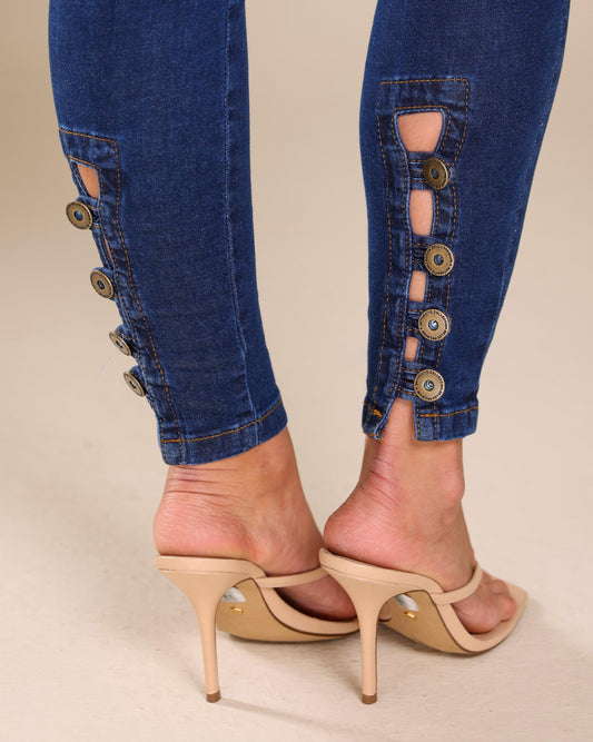 Calça Jeans Escura com Detalhe de Botões na Perna - Divine Jeans