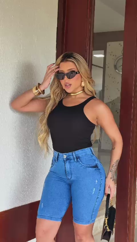 Bermuda Jeans com Detalhes em Risque - Divine Jeans