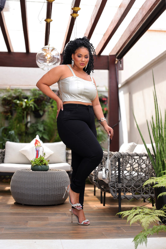 Calça Skinny Preta Pluz Size - Divine Jeans